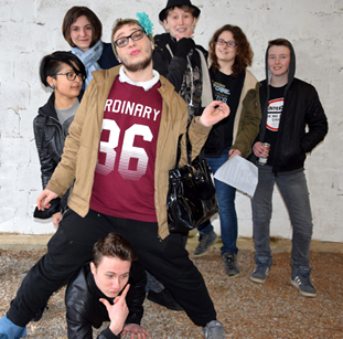 Le groupe jeunes en plein tournage à la M@EC ! item-thumbnail